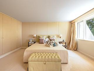 The Peak - Kellett Villas 18