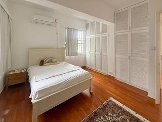 Mid Levels Central - Hong Lok Mansion 07