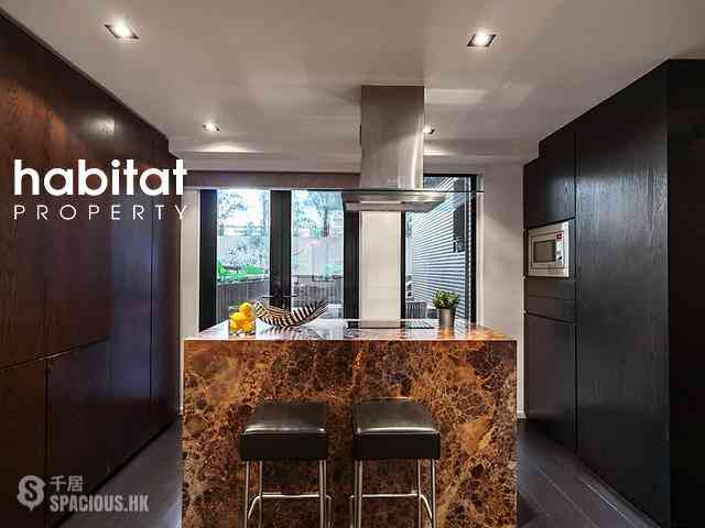 Sai Ying Pun - 255-257, Des Voeux Road West 09