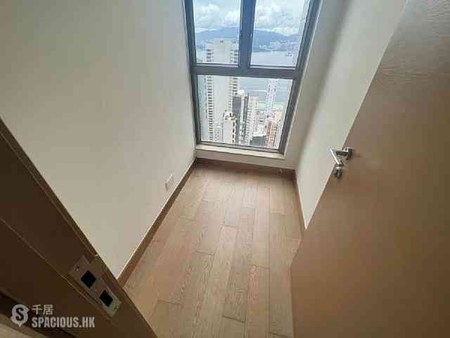 Sai Ying Pun - Island Crest 08