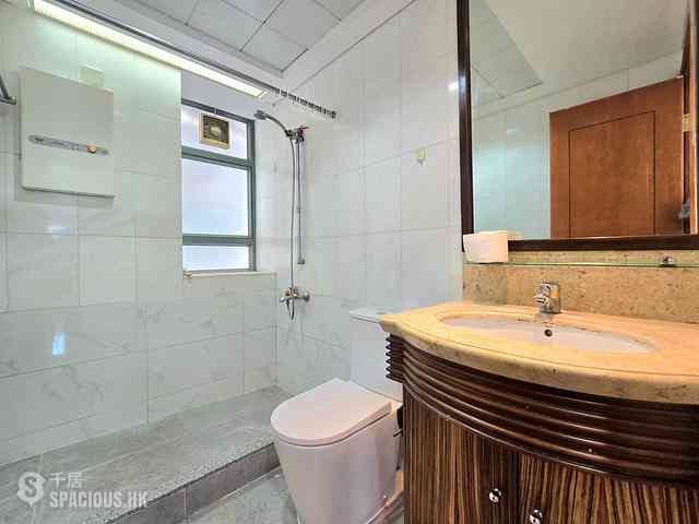 Tung Chung - Tung Chung Crescent 15