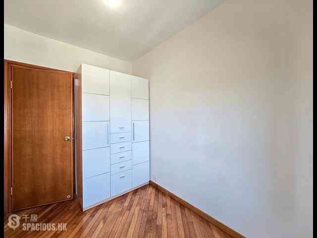 Tung Chung - Tung Chung Crescent 14