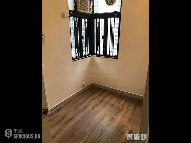 Wan Chai - Sam Yuen Mansion 04