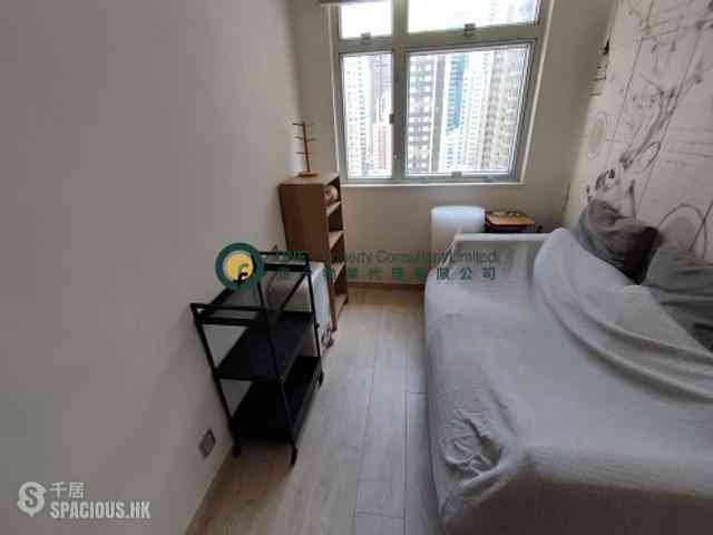 Sai Ying Pun - Fook Moon Building 01