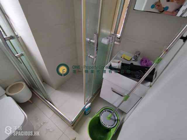 Sai Ying Pun - Fook Moon Building 04