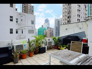 Poho - 8, Tai On Terrace 18