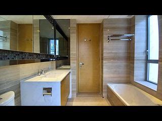 Sai Ying Pun - The Summa Block 2 09