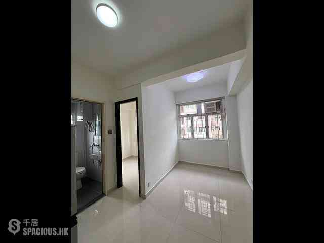 Yau Ma Tei - Kam Tong Building 01