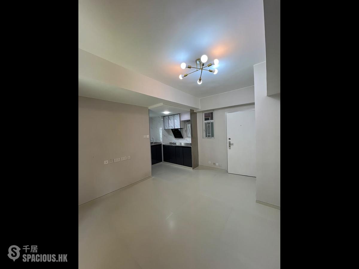 Mong Kok - Yau Lee Building 01