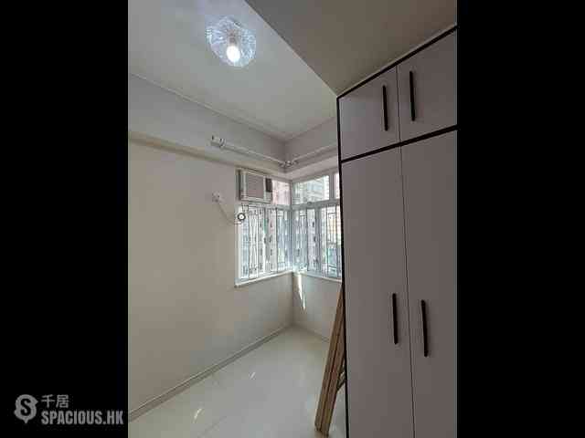 Mong Kok - Yau Lee Building 07