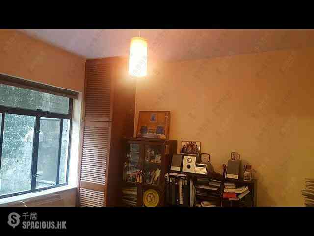 Mid Levels Central - Kam Fai Mansion 03