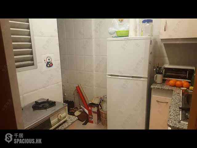 Mid Levels Central - Kam Fai Mansion 05