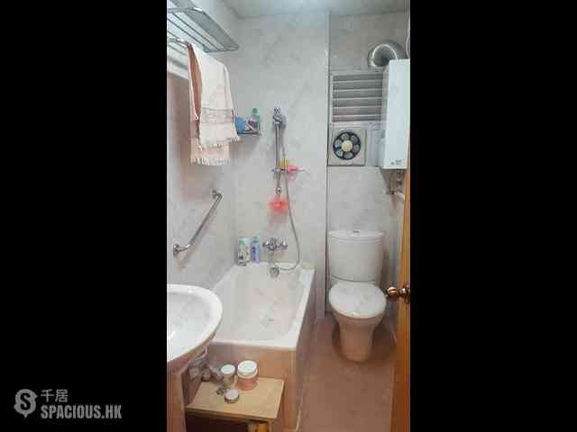 Mid Levels Central - Kam Fai Mansion 06