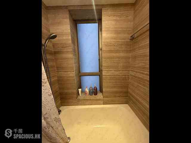 Sai Ying Pun - Island Crest Block 1 07