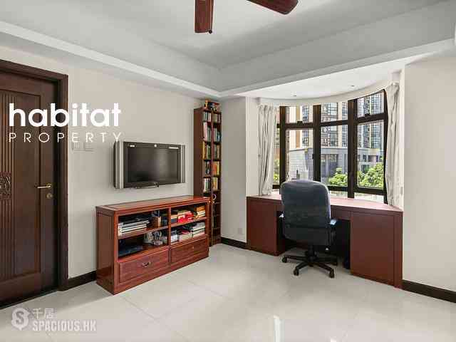 Mid Levels Central - Garden Terrace 09