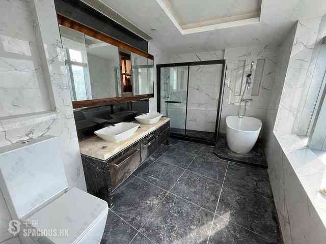 Wong Chuk Hang - Marinella Block 2 11