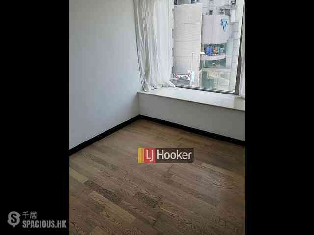 Sai Ying Pun - Centre Place 04
