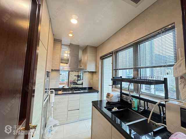 Wan Chai - The Avenue Phase 2 Block 1 10