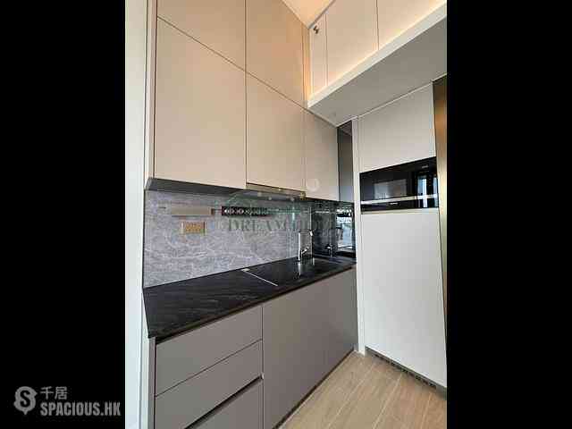 Sai Ying Pun - Des Voeux W Residence 06