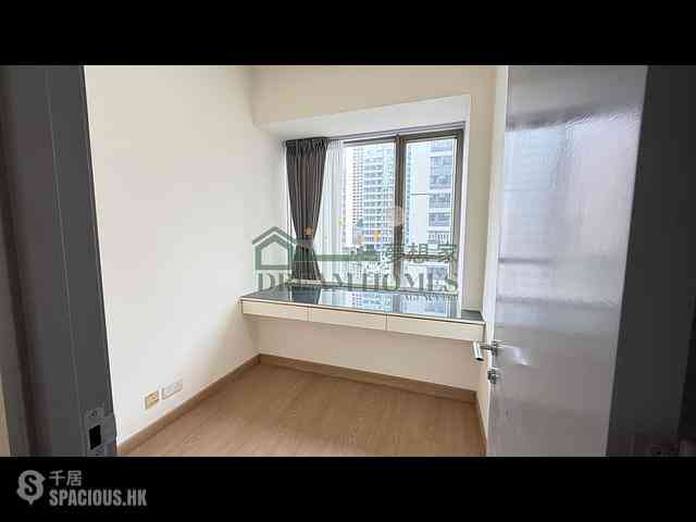 Sai Ying Pun - Island Crest 05