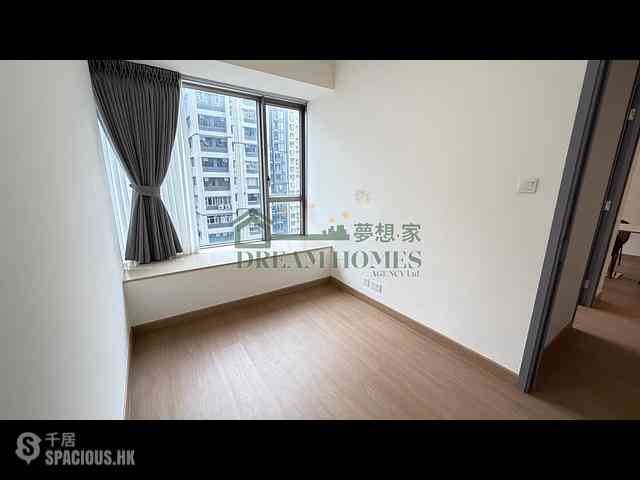 Sai Ying Pun - Island Crest 06