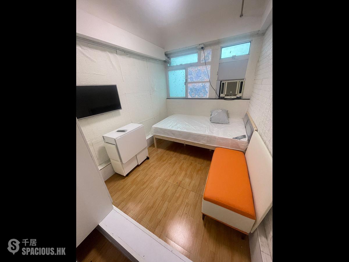 Mong Kok - Chun Yee Building 01
