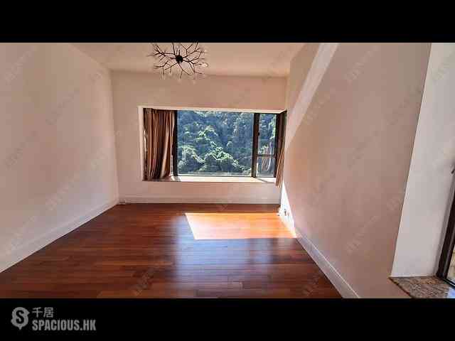 Mid Levels Central - Tavistock II 05