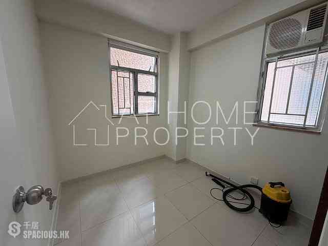Sai Ying Pun - King Ming Mansion 04