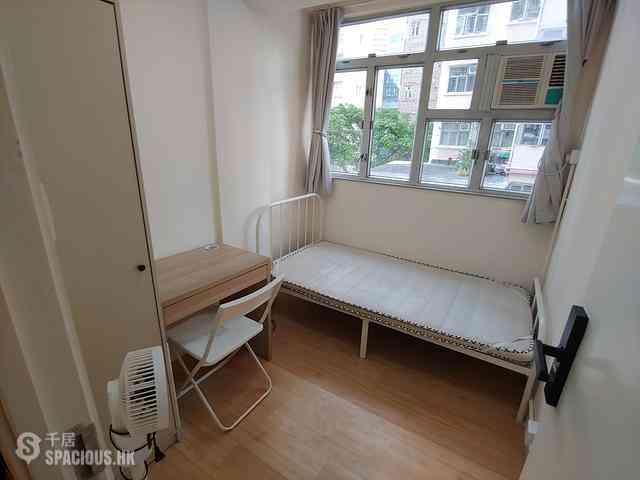 Shek Tong Tsui - 21-27, Po Tuck Street 01