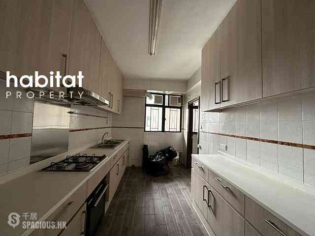 Mid Levels Central - Clovelly Court 06
