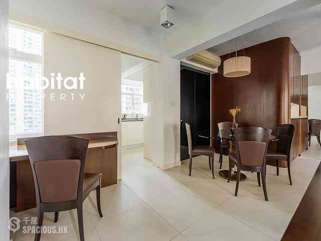 Mid Levels Central - Merry Court 06