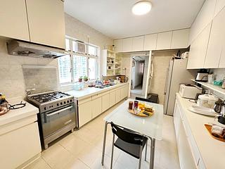 Mid Levels Central - Garden Terrace 06