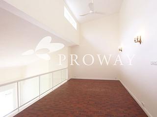 The Peak - Strawberry Hill 04