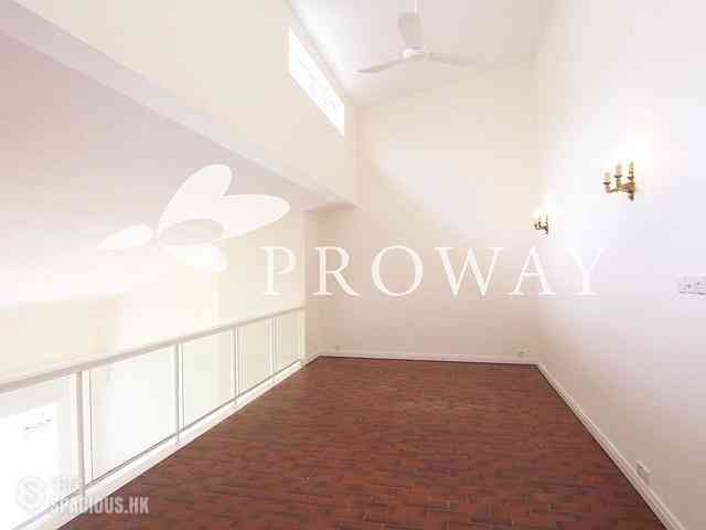 The Peak - Strawberry Hill 04