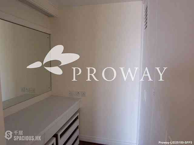 The Peak - Strawberry Hill 06