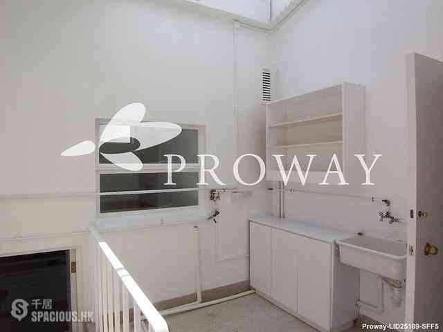 The Peak - Strawberry Hill 11