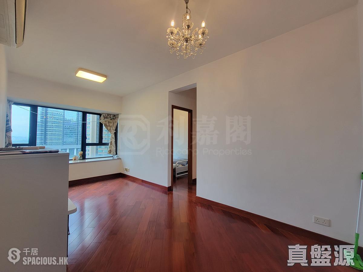 West Kowloon - The Arch Moon Tower (Block 2A) 01