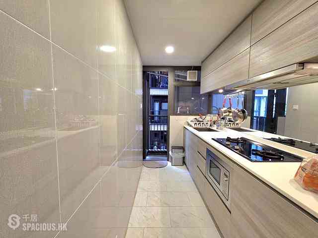 Tung Chung - The Visionary Tower 8 07