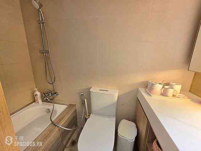 Tung Chung - The Visionary Tower 8 06