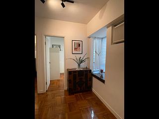 Mid Levels Central - Windsor Court 03