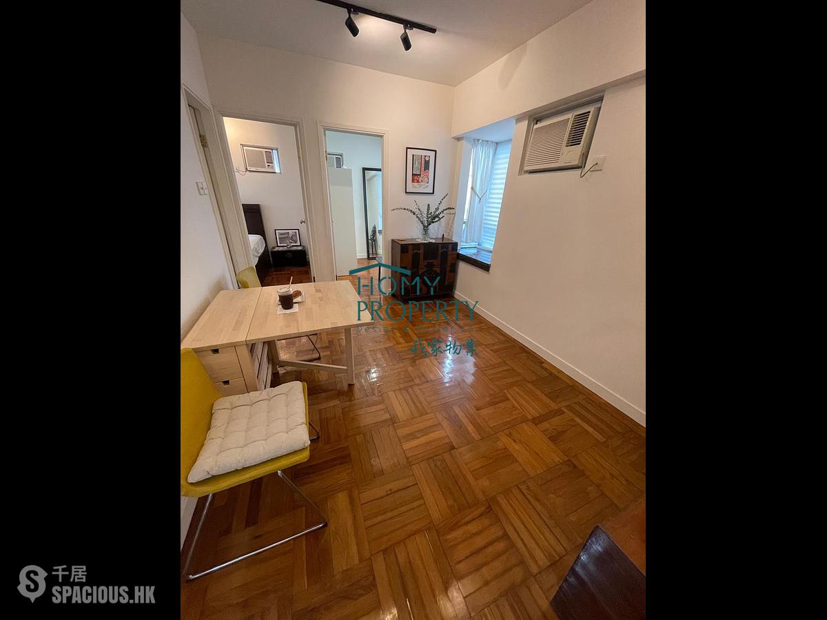 Mid Levels Central - Windsor Court 01