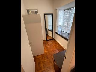 Mid Levels Central - Windsor Court 04