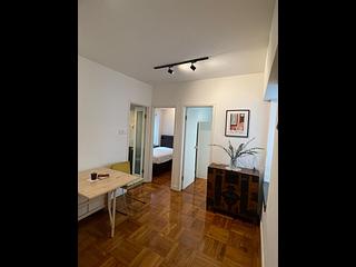Mid Levels Central - Windsor Court 07