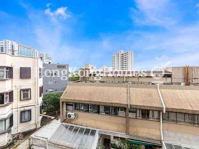 Pok Fu Lam - Bisney Villas 01