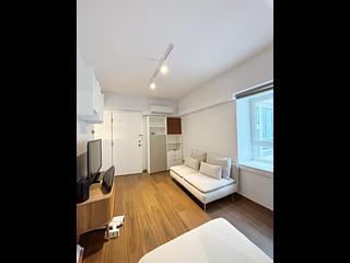 Mid Levels Central - Windsor Court 02