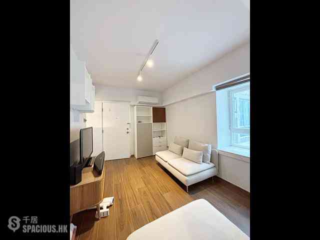 Mid Levels Central - Windsor Court 02