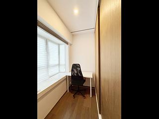 Mid Levels Central - Windsor Court 04