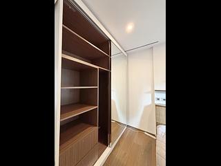 Mid Levels Central - Windsor Court 05