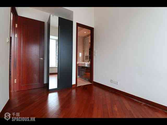 Wan Chai - The Avenue Phase 2 06