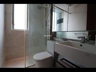 Wan Chai - The Avenue Phase 2 05